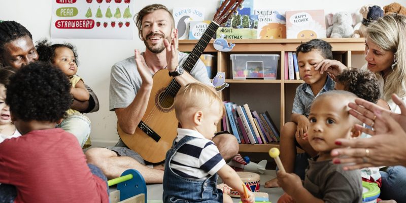 professor-nens-pares-musica